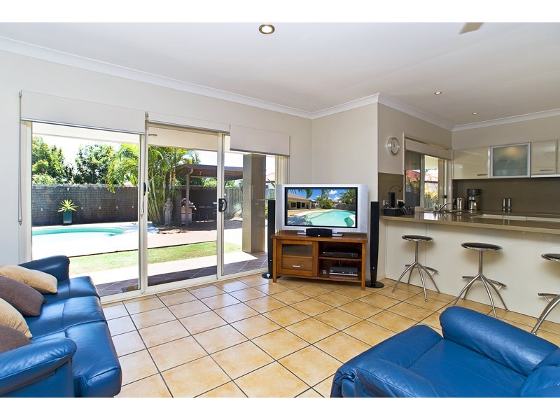 24 Tropicana Circuit, Burleigh Waters QLD 4220