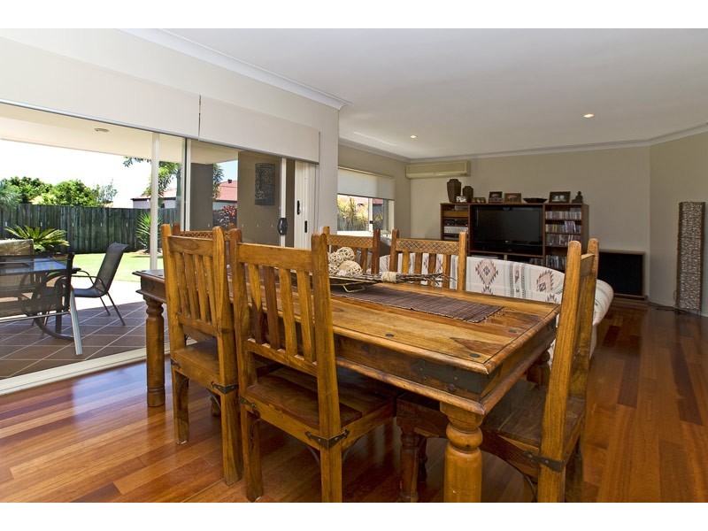 24 Tropicana Circuit, Burleigh Waters QLD 4220