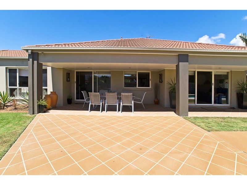 24 Tropicana Circuit, Burleigh Waters QLD 4220