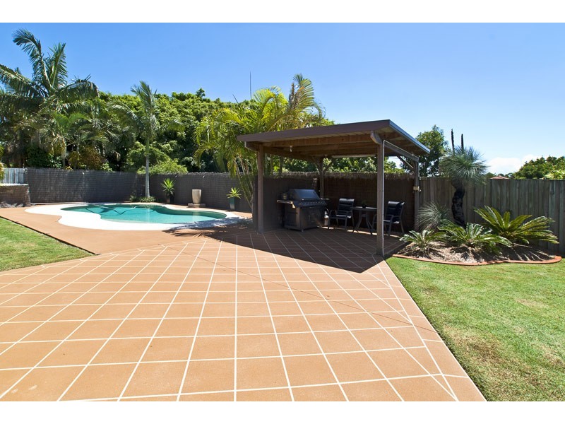 24 Tropicana Circuit, Burleigh Waters QLD 4220