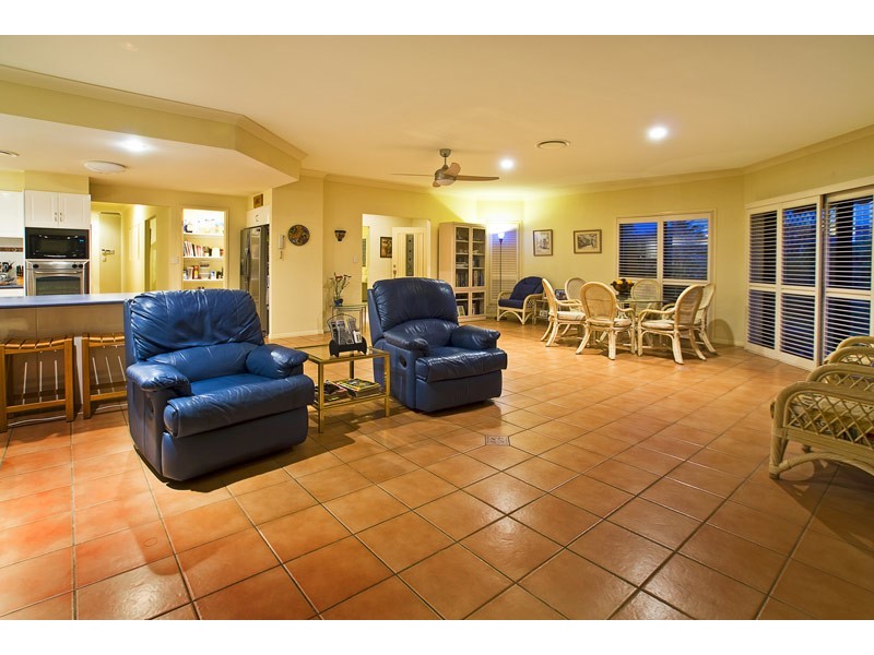 132 Dunlin Drive, Burleigh Waters QLD 4220