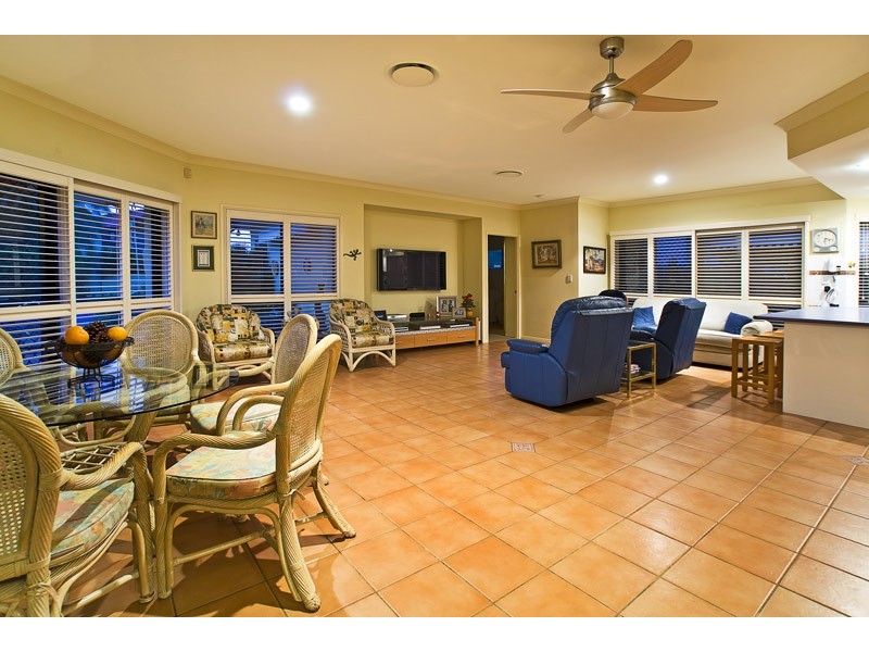 132 Dunlin Drive, Burleigh Waters QLD 4220