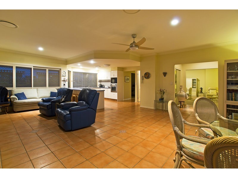 132 Dunlin Drive, Burleigh Waters QLD 4220