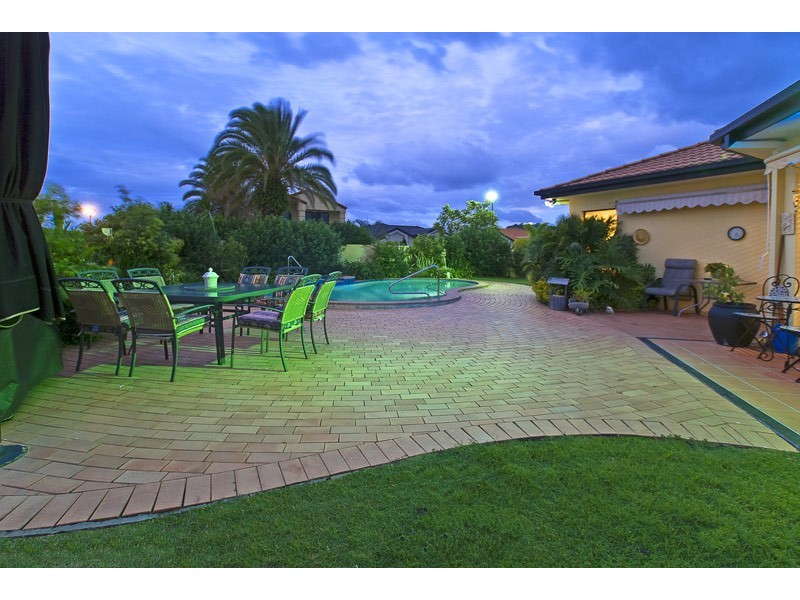 132 Dunlin Drive, Burleigh Waters QLD 4220