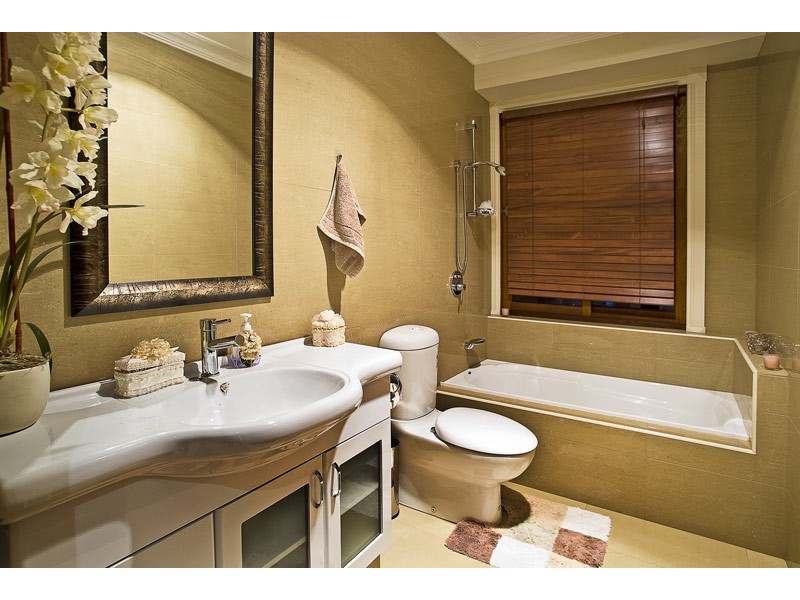 Broadbeach Waters QLD 4218