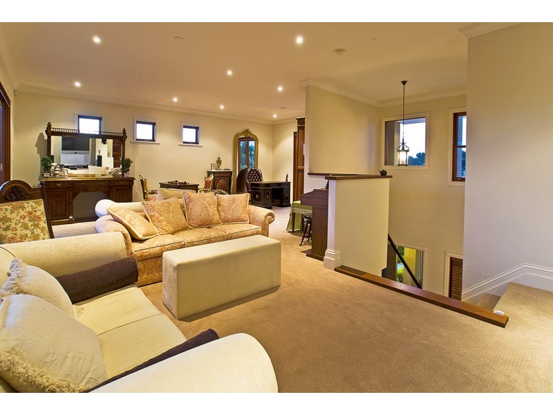 Broadbeach Waters QLD 4218