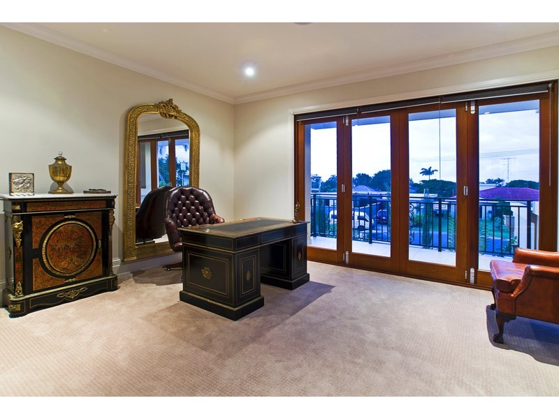 Broadbeach Waters QLD 4218