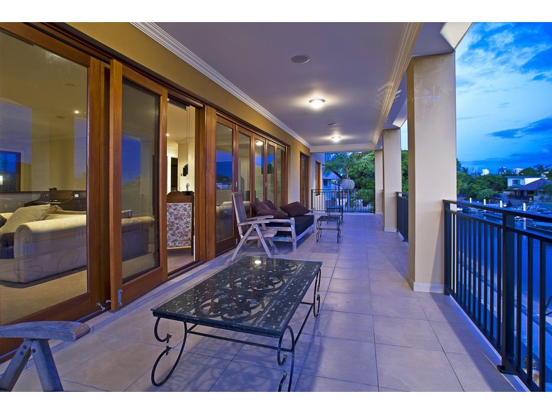 Broadbeach Waters QLD 4218