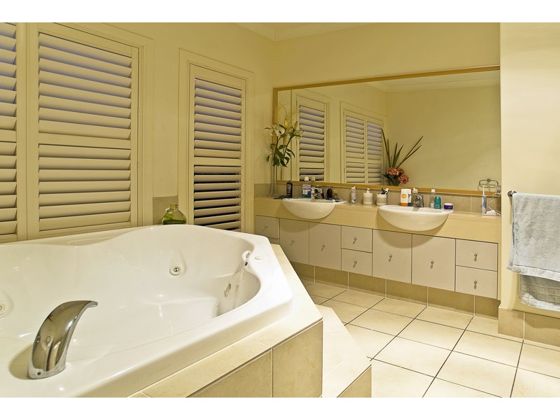 Burleigh Waters QLD 4220