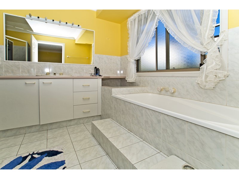 Burleigh Waters QLD 4220