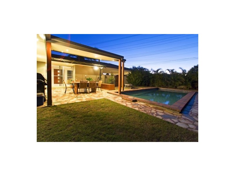 3 Egret Avenue, Burleigh Waters QLD 4220