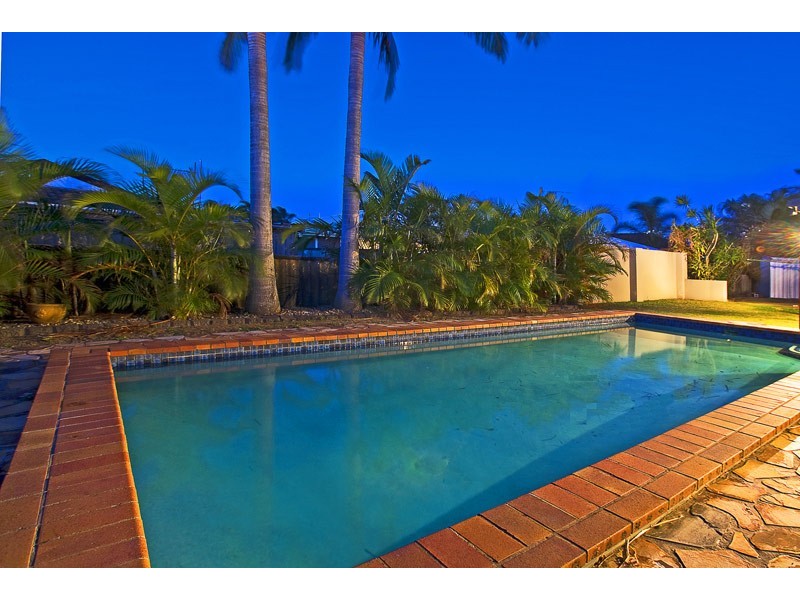3 Egret Avenue, Burleigh Waters QLD 4220