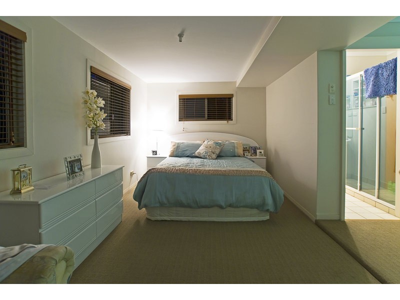 3 Egret Avenue, Burleigh Waters QLD 4220