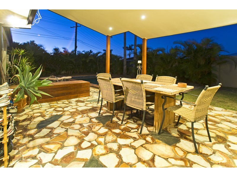3 Egret Avenue, Burleigh Waters QLD 4220