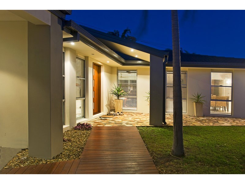3 Egret Avenue, Burleigh Waters QLD 4220