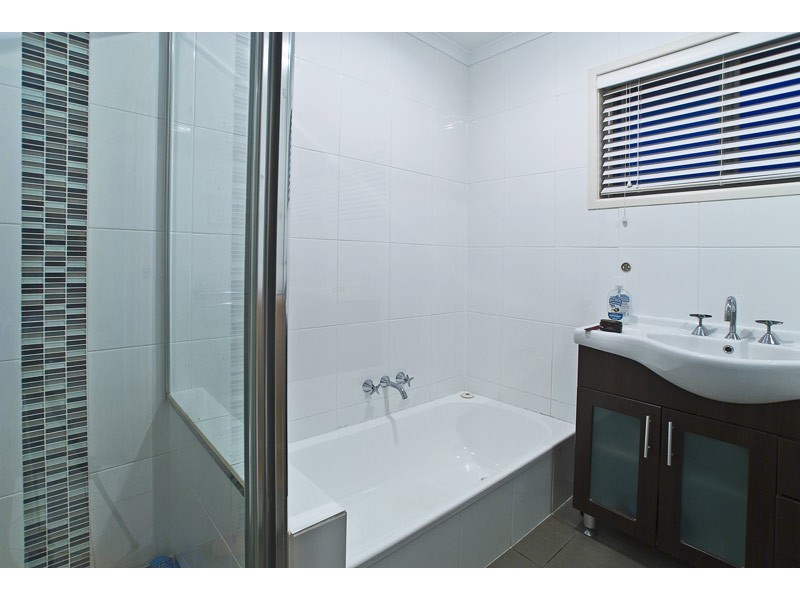 3 Egret Avenue, Burleigh Waters QLD 4220