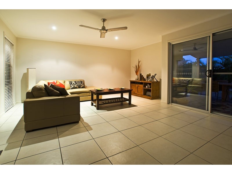 3 Egret Avenue, Burleigh Waters QLD 4220
