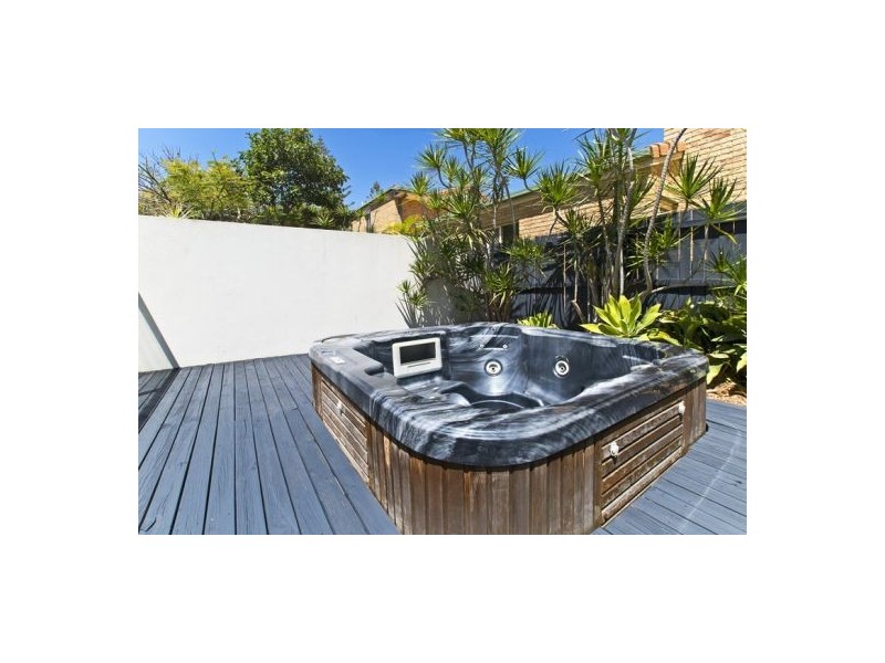 2/1874  Gold Coast Highway, Burleigh Heads QLD 4220