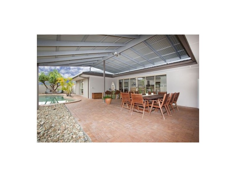 34 Bluejay St, Burleigh Waters QLD 4220