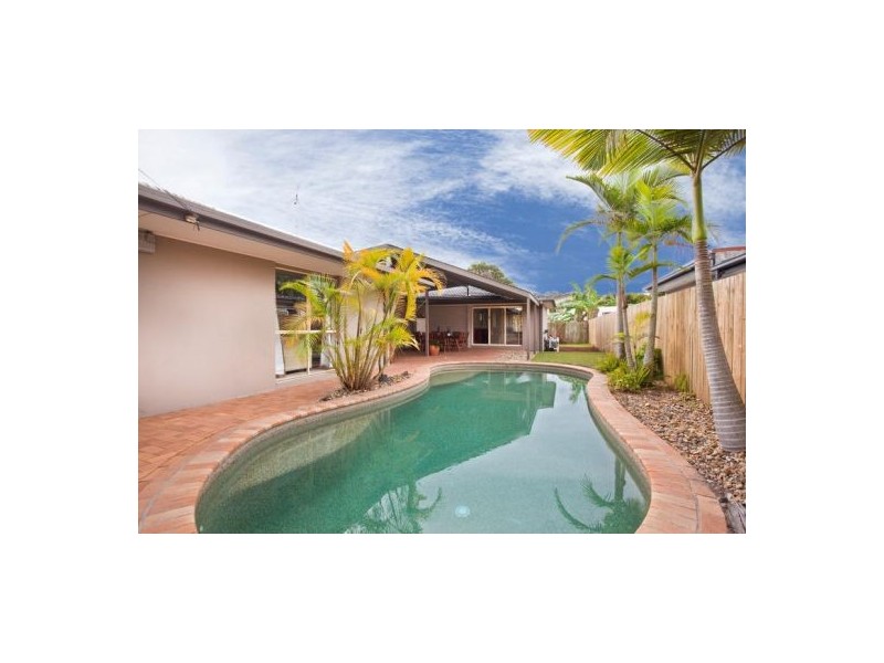 34 Bluejay St, Burleigh Waters QLD 4220