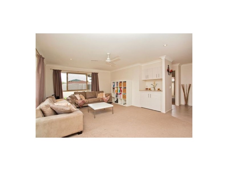 34 Bluejay St, Burleigh Waters QLD 4220