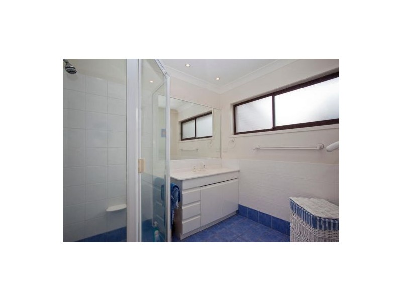 34 Bluejay St, Burleigh Waters QLD 4220