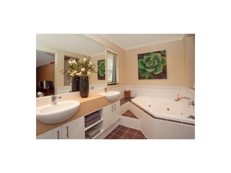 71 Burleigh Street, Burleigh Waters QLD 4220