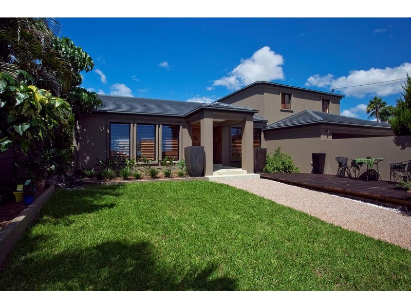 62 Burleigh Street, Burleigh Waters QLD 4220