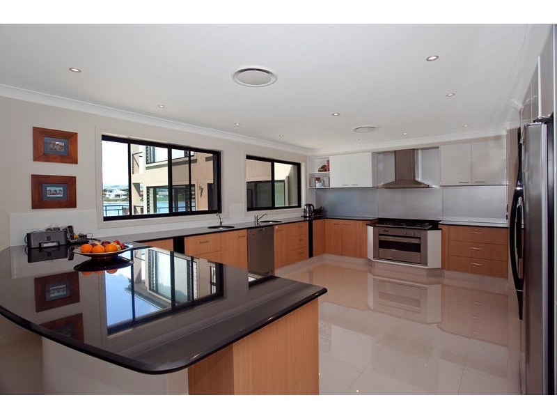 62 Burleigh Street, Burleigh Waters QLD 4220