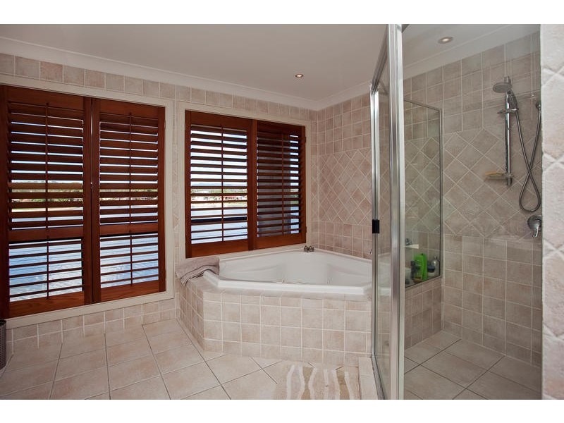 62 Burleigh Street, Burleigh Waters QLD 4220