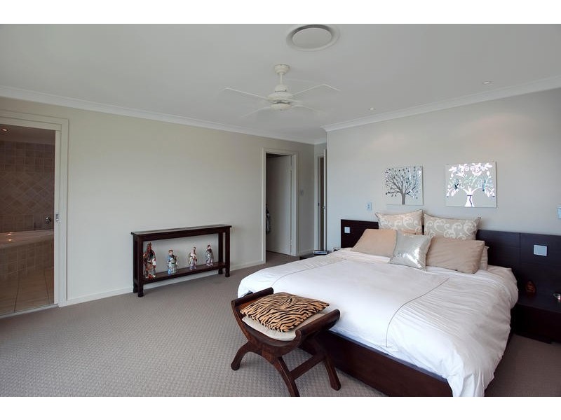 62 Burleigh Street, Burleigh Waters QLD 4220