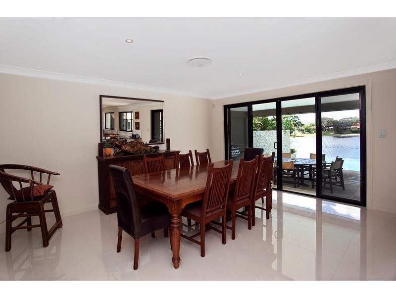 62 Burleigh Street, Burleigh Waters QLD 4220