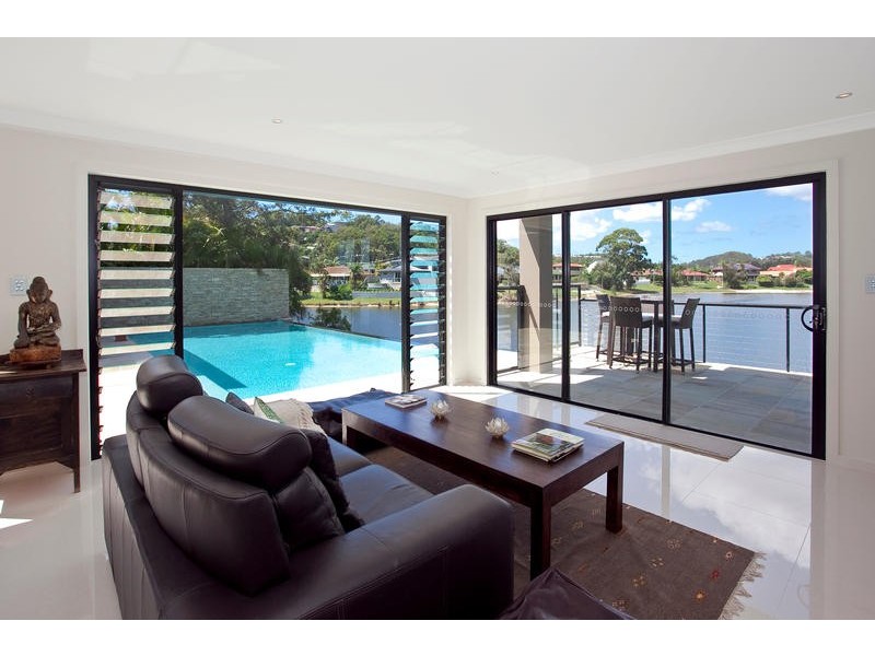 62 Burleigh Street, Burleigh Waters QLD 4220