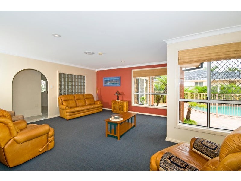 49 Pintail Crescent, Burleigh Waters QLD 4220