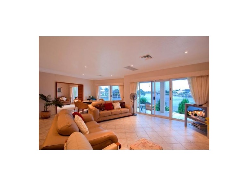 45 Portobello Drive, Mermaid Waters QLD 4218