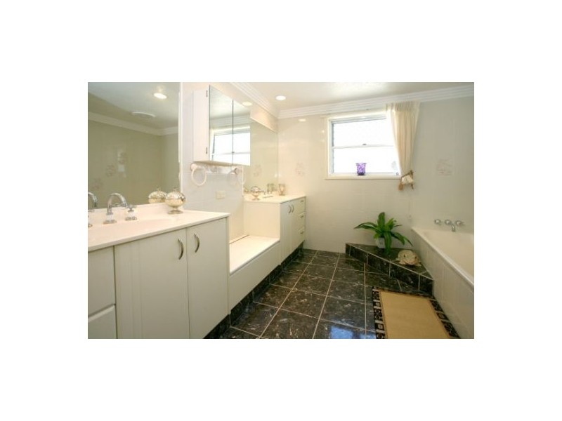 45 Portobello Drive, Mermaid Waters QLD 4218