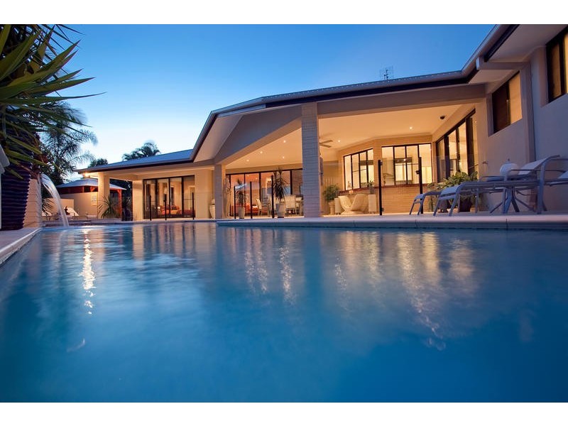 6 Bittern Ave, Burleigh Waters QLD 4220