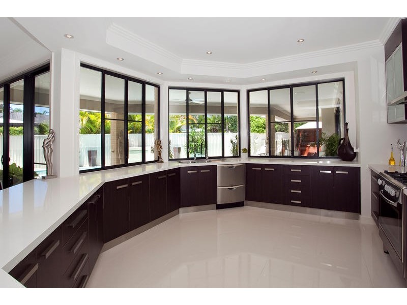 6 Bittern Ave, Burleigh Waters QLD 4220