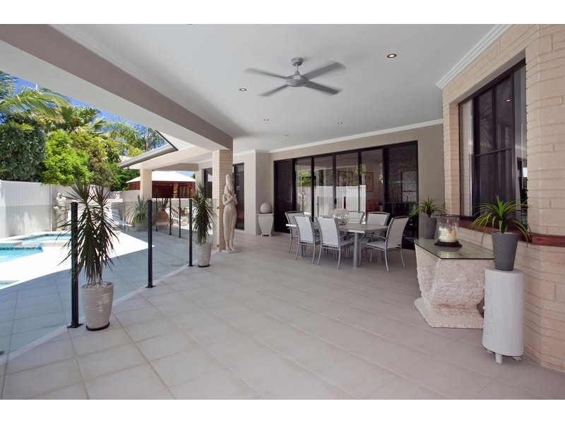 6 Bittern Ave, Burleigh Waters QLD 4220