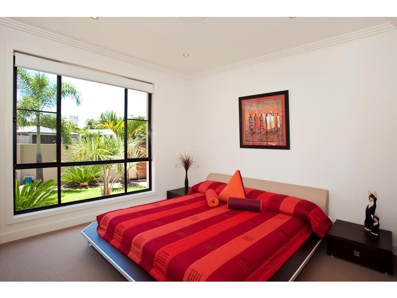 6 Bittern Ave, Burleigh Waters QLD 4220