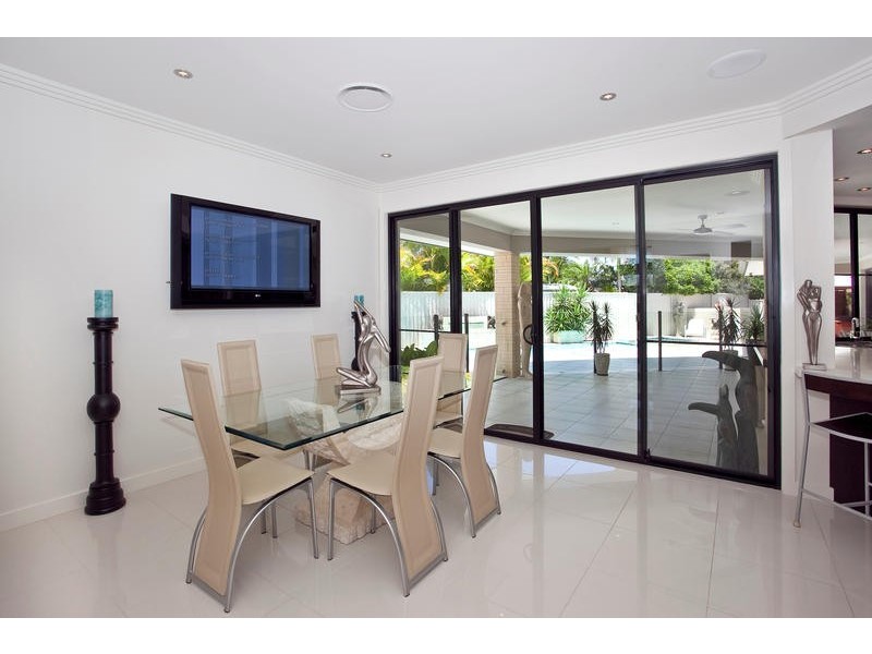 6 Bittern Ave, Burleigh Waters QLD 4220