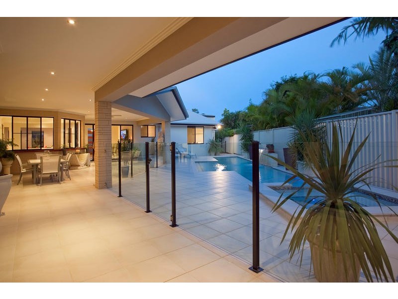 6 Bittern Ave, Burleigh Waters QLD 4220