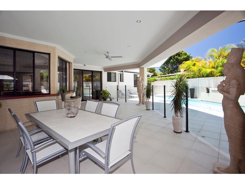 6 Bittern Ave, Burleigh Waters QLD 4220