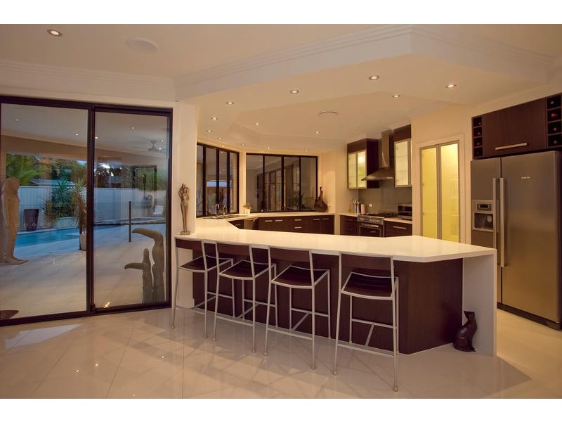 6 Bittern Ave, Burleigh Waters QLD 4220