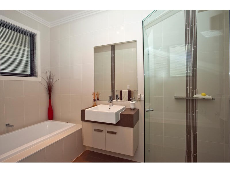 6 Bittern Ave, Burleigh Waters QLD 4220