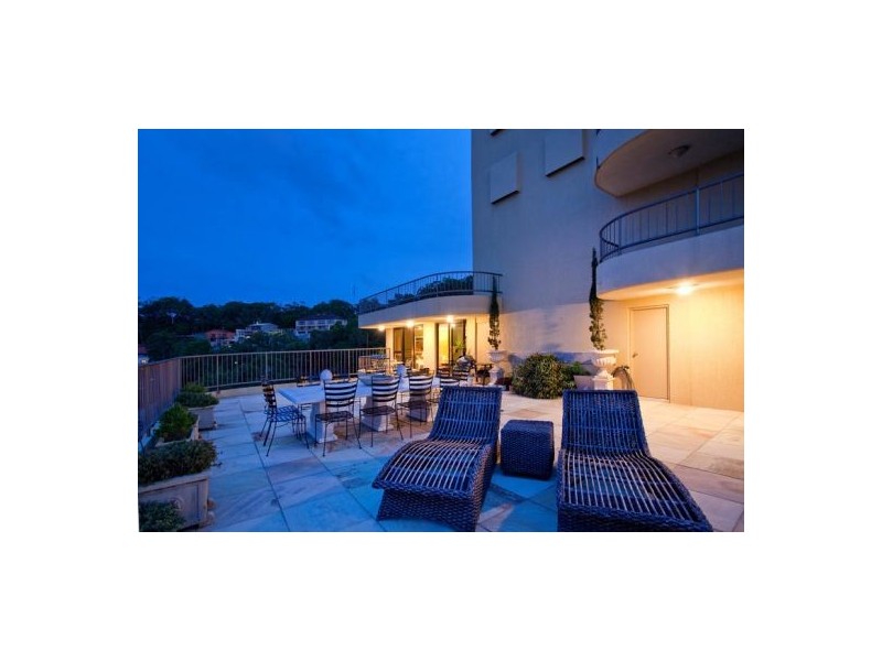 32/29 Hill Avenue, Burleigh Heads QLD 4220