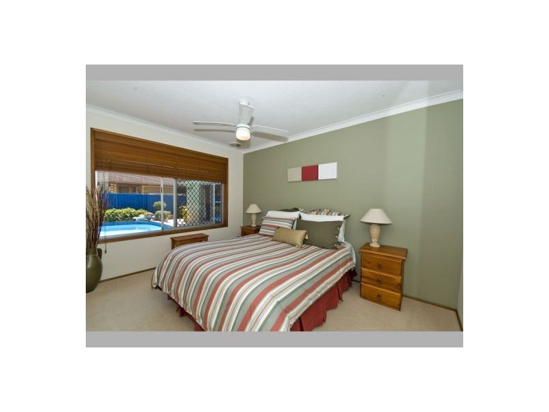 98 Jabiru Avenue, Burleigh Waters QLD 4220