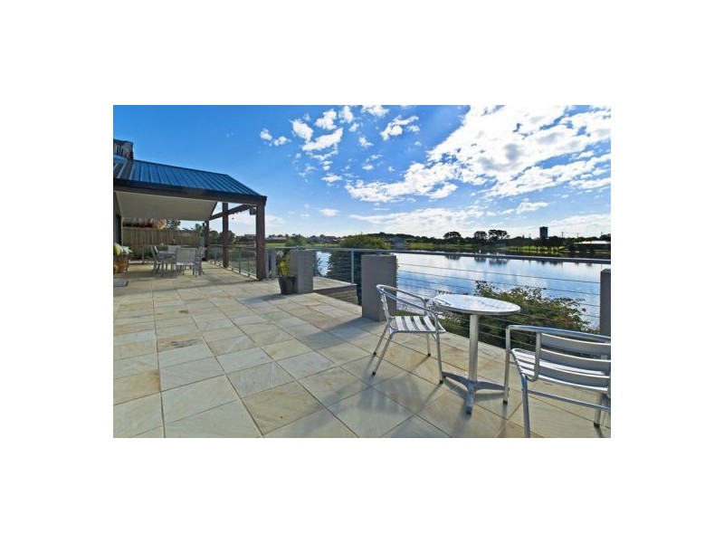 222 Acanthus Avenue, Burleigh Waters QLD 4220