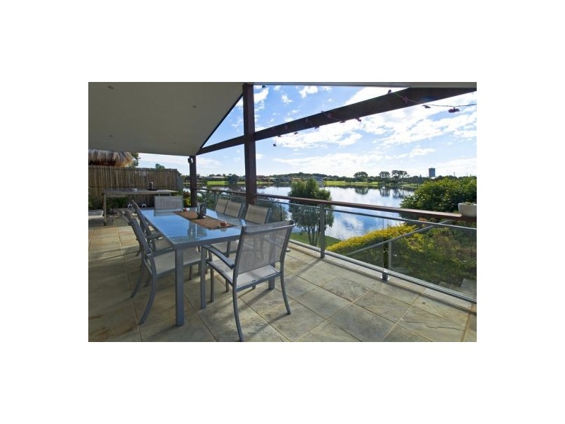 222 Acanthus Avenue, Burleigh Waters QLD 4220