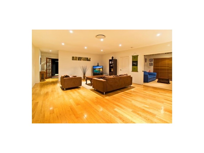 222 Acanthus Avenue, Burleigh Waters QLD 4220